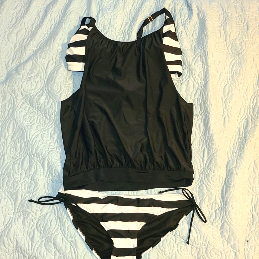 Women's swimsuit